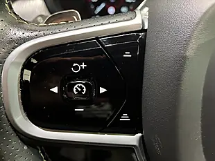 Used 2019 Volvo V90 R-Design Blue - Interior and Exterior details 14