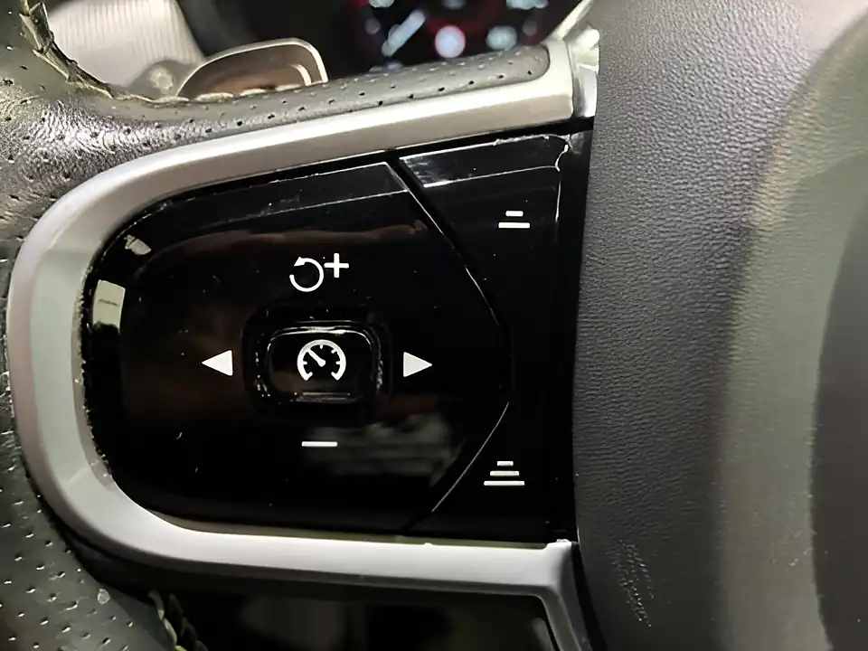 Used 2019 Volvo V90 R-Design Blue - Interior and Exterior details 14