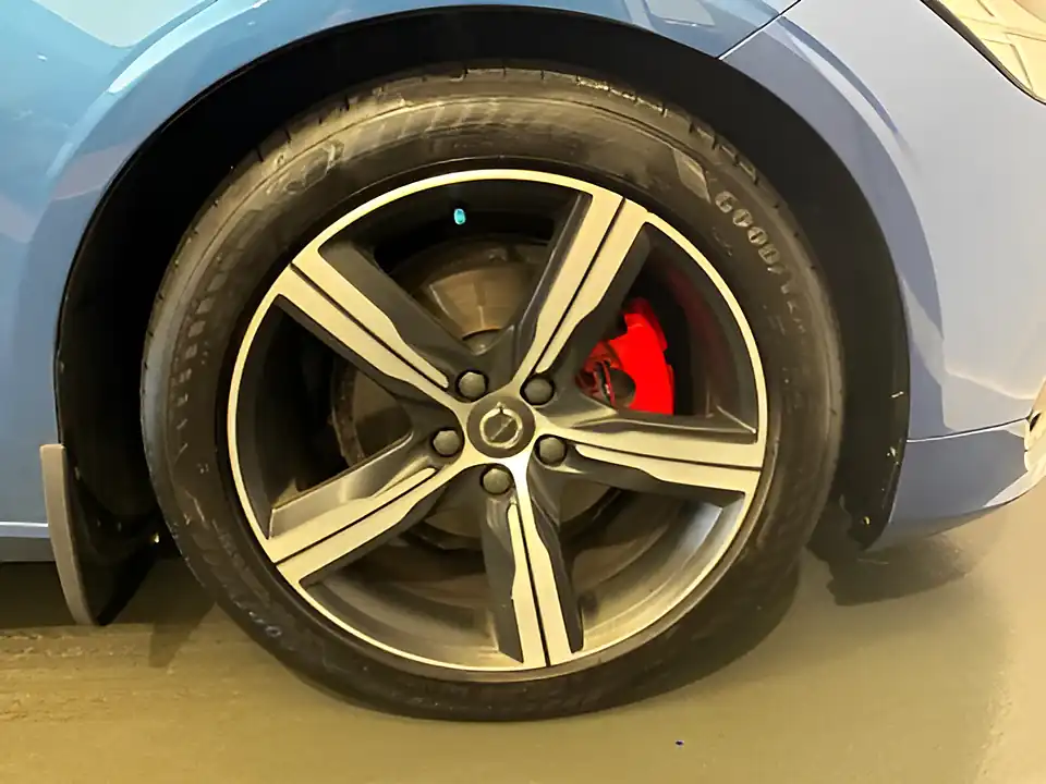 Used 2019 Volvo V90 R-Design Blue - Interior and Exterior details 15