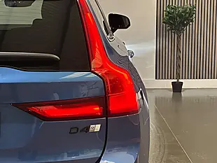 Used 2019 Volvo V90 R-Design Blue - Interior and Exterior details 17