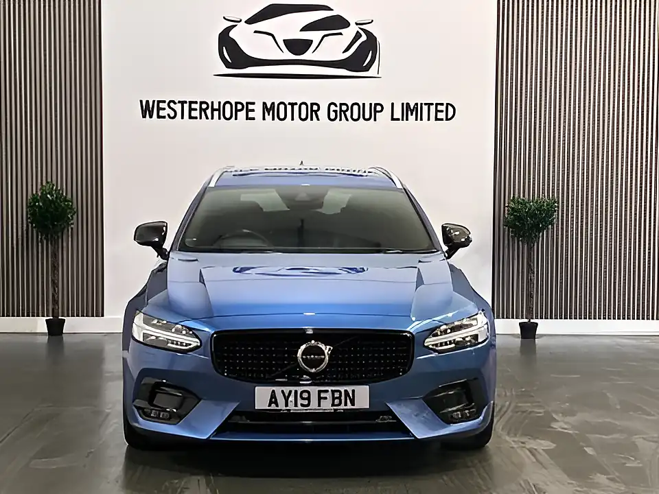 Used 2019 Volvo V90 R-Design Blue - Interior and Exterior details 7