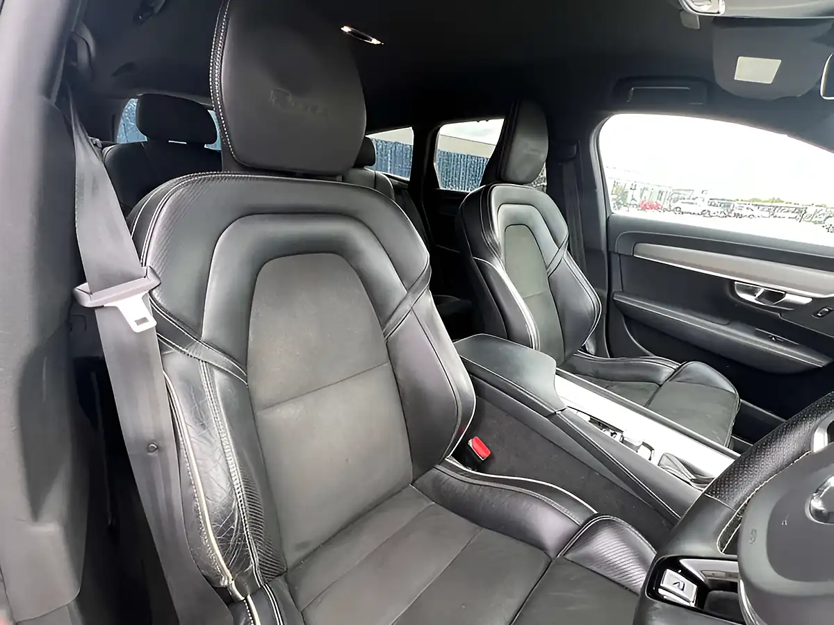 Used 2019 Volvo V90 R-Design Crystal White - Interior and Exterior details 14