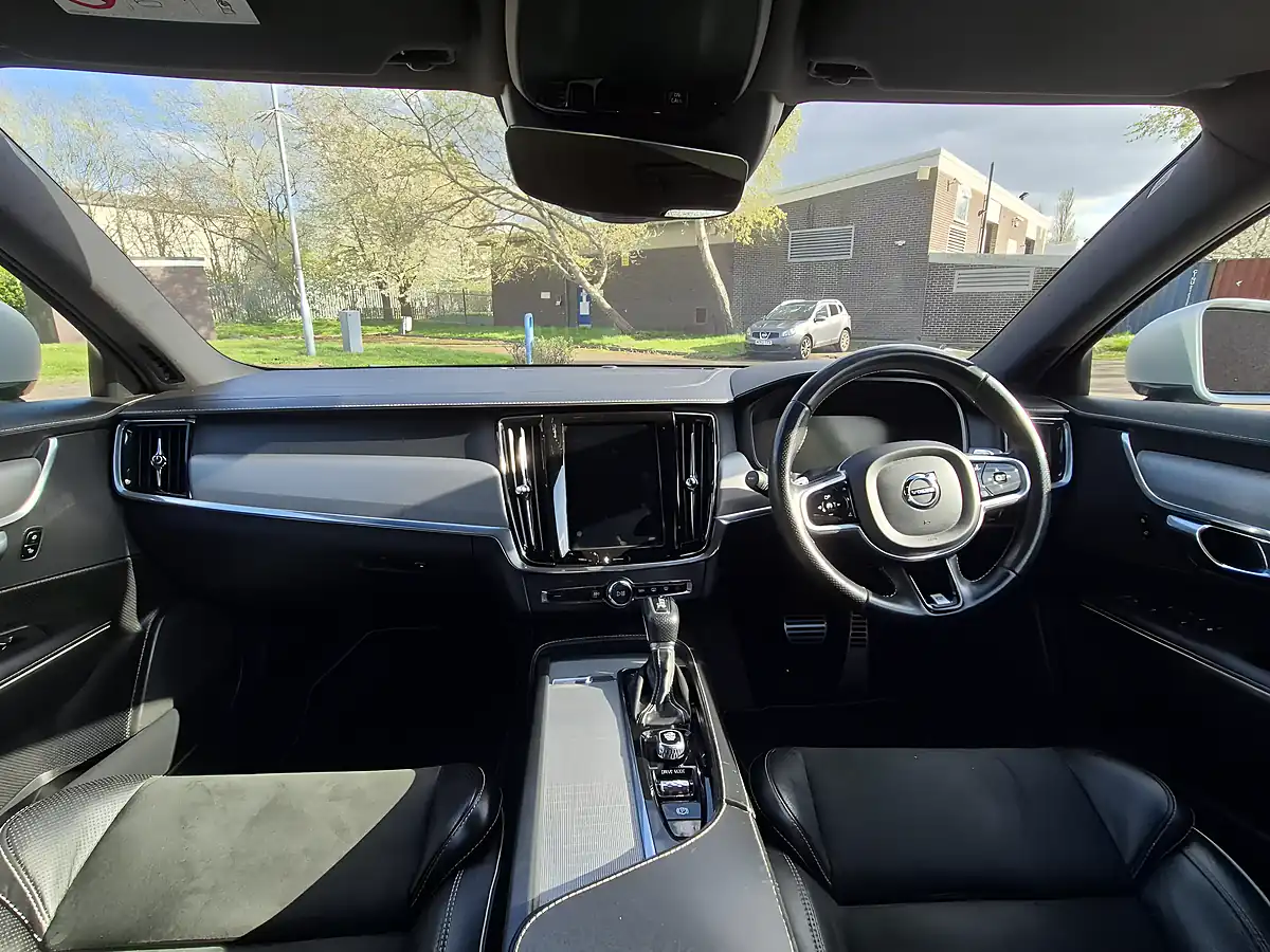 Used 2019 Volvo V90 R-Design Savile Grey - Interior and Exterior details 14