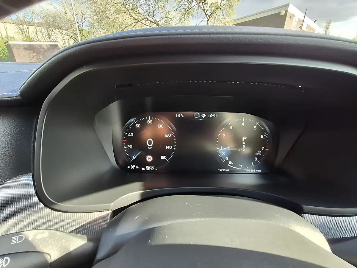 Used 2019 Volvo V90 R-Design Savile Grey - Interior and Exterior details 17