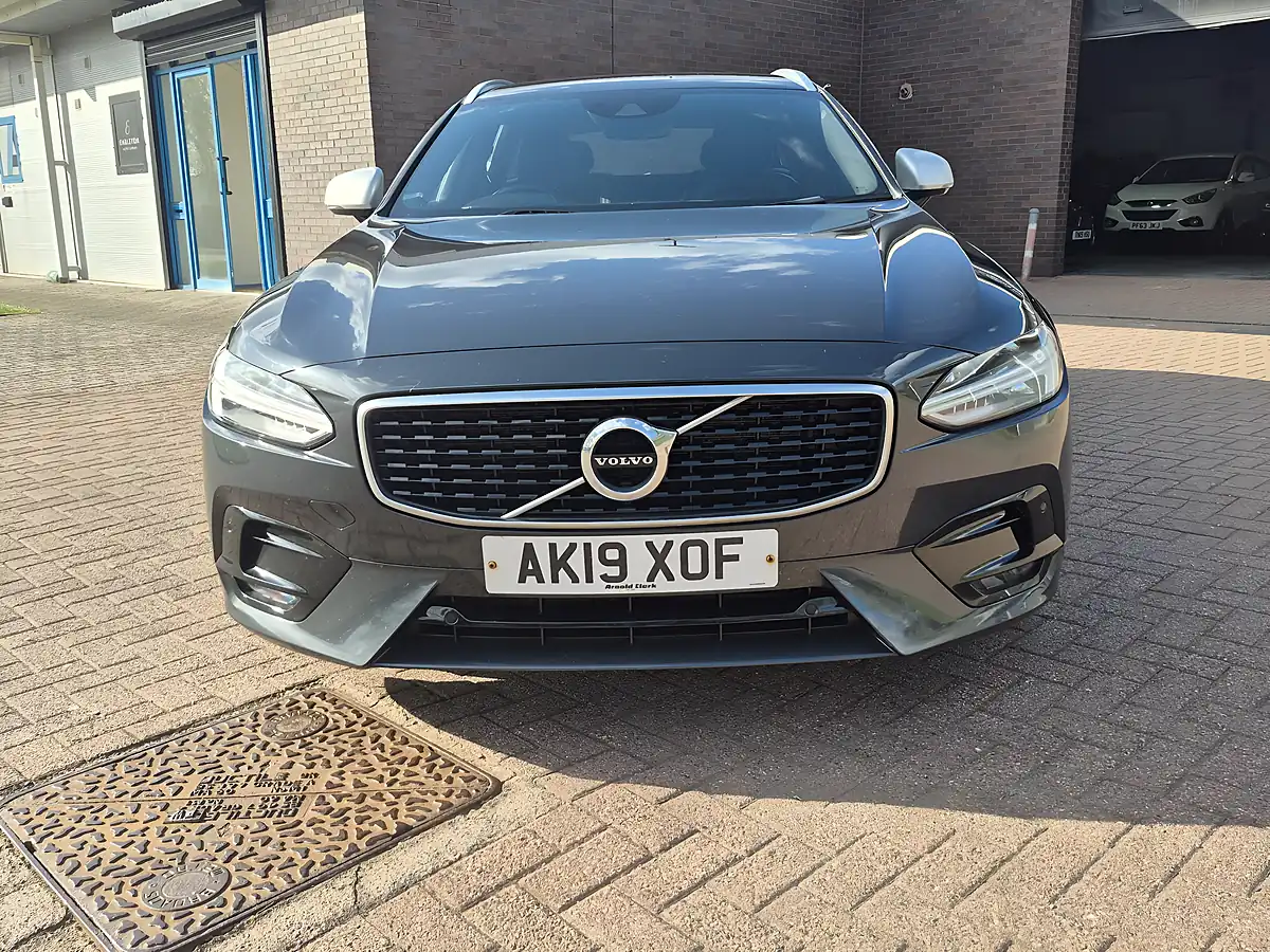 Used 2019 Volvo V90 R-Design Savile Grey - Interior and Exterior details 9
