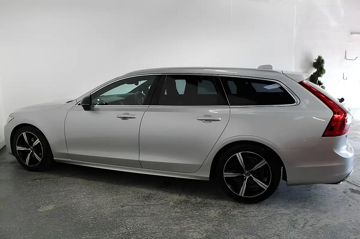 Used 2019 Volvo V90 R-Design Silver - Interior and Exterior details 7