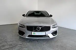 Used 2019 Volvo V90 R-Design Silver - Interior and Exterior details 9