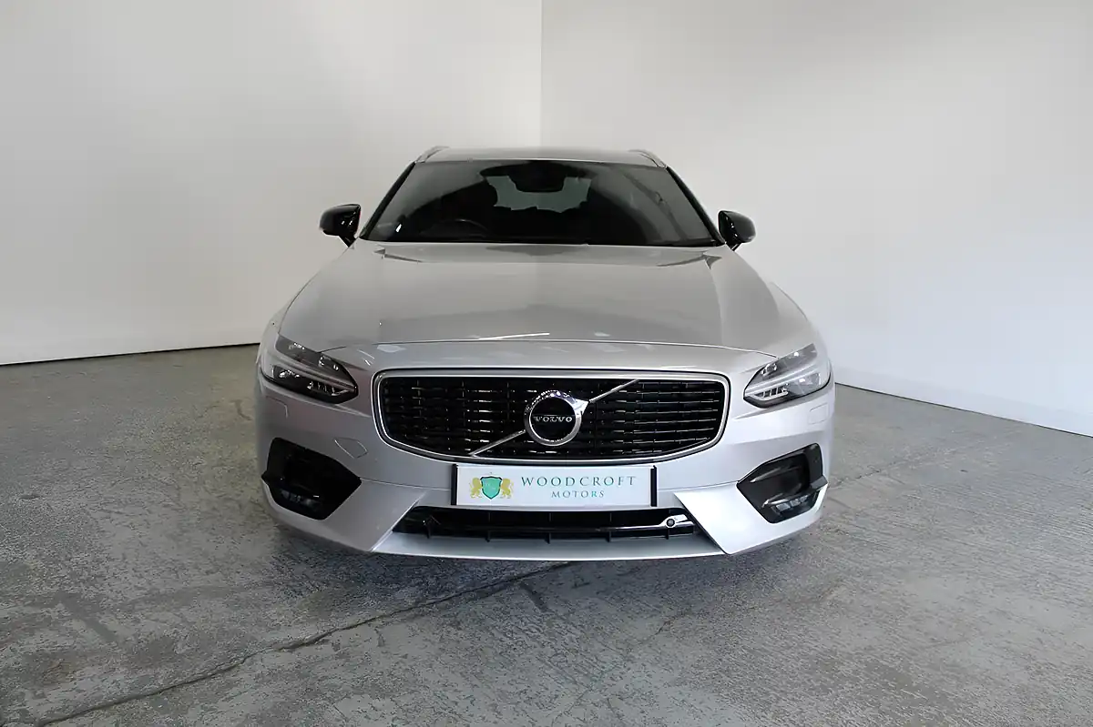 Used 2019 Volvo V90 R-Design Silver - Interior and Exterior details 9