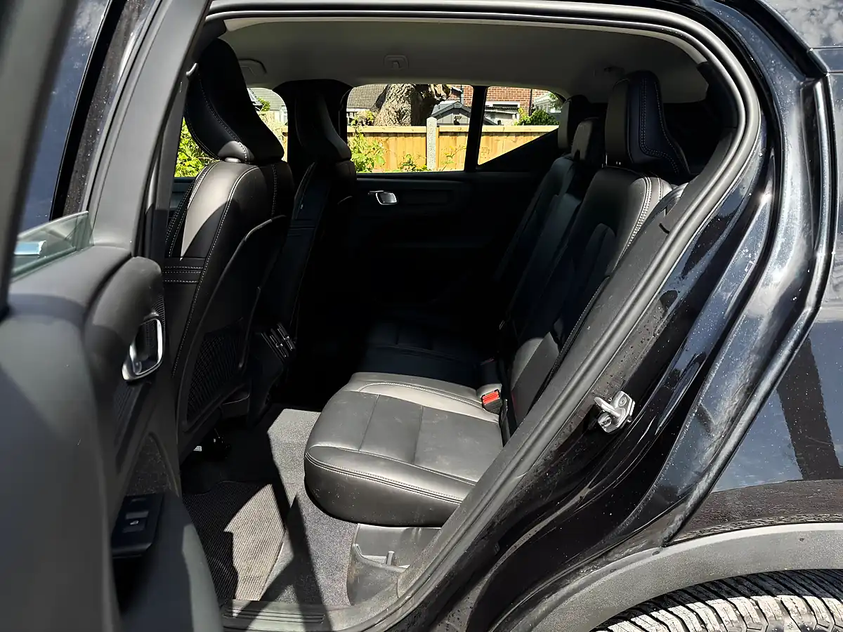 Used 2019 Volvo XC40 Inscription Black - Interior and Exterior details 11