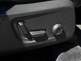 Used 2019 Volvo XC40 Inscription Black - Interior and Exterior details 16