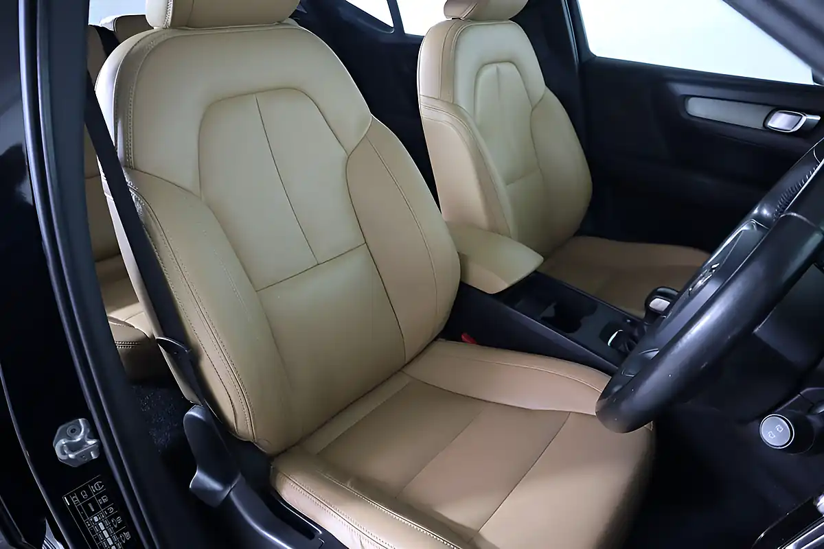 Used 2019 Volvo XC40 Inscription Black - Interior and Exterior details 10