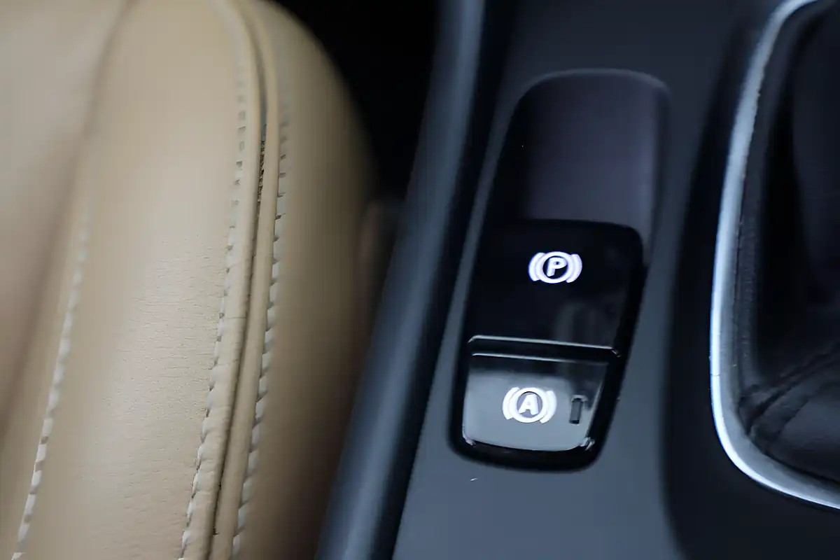 Used 2019 Volvo XC40 Inscription Black - Interior and Exterior details 18