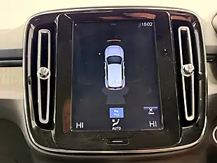 Used 2019 Volvo XC40 Inscription Bright Silver - Interior and Exterior details 14