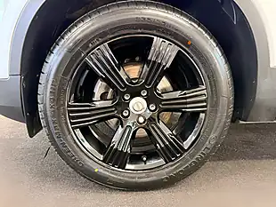 Used 2019 Volvo XC40 Inscription Bright Silver - Interior and Exterior details 15