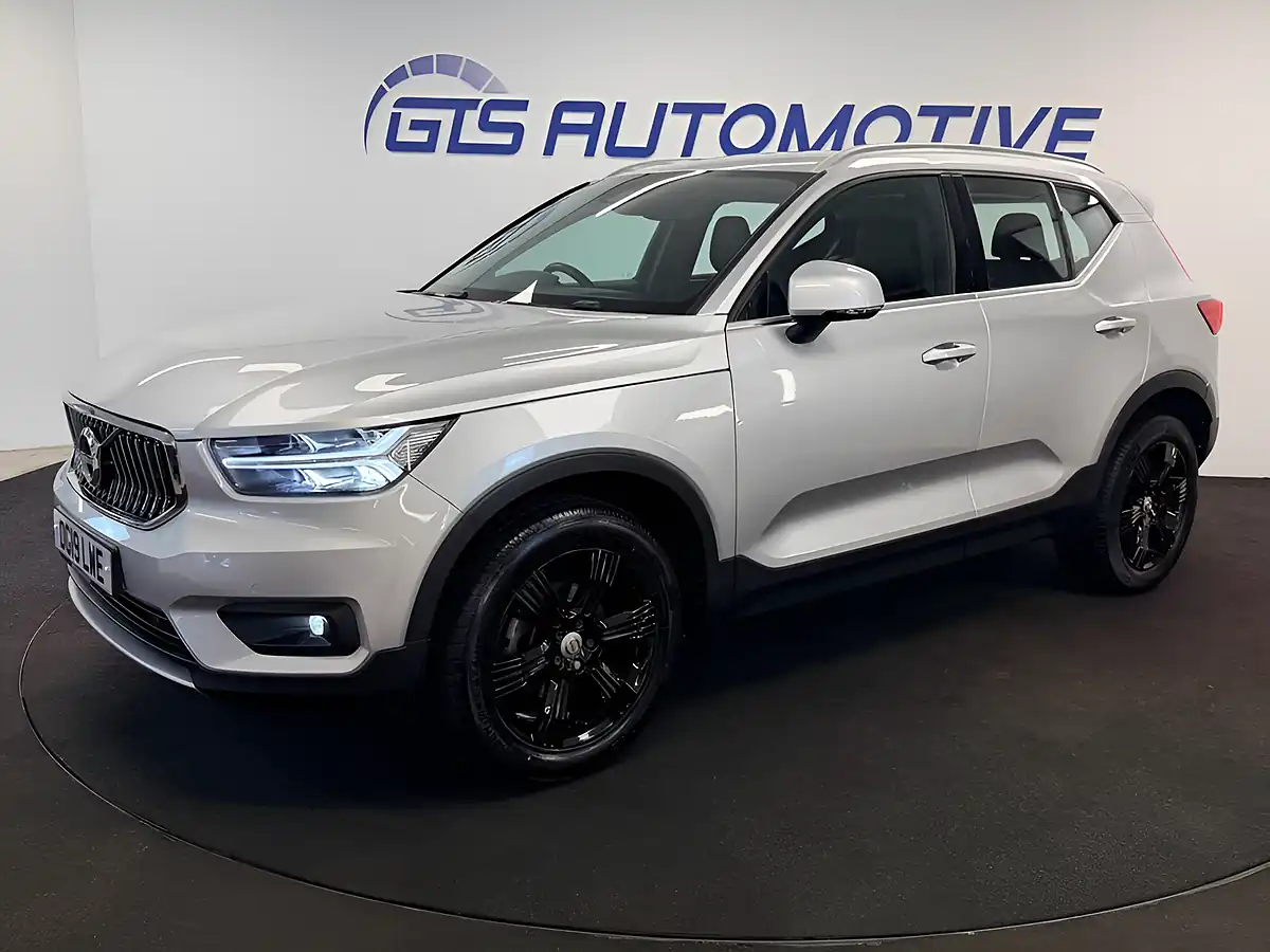 Used 2019 Volvo XC40 Inscription Bright Silver - Interior and Exterior details 17