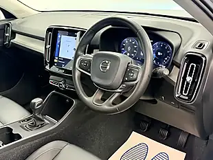 Used 2019 Volvo XC40 Inscription Bright Silver - Interior and Exterior details 18