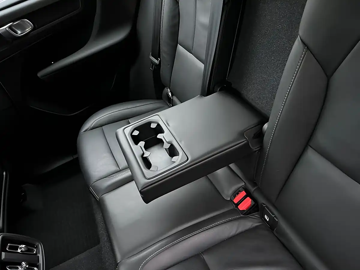 Used 2019 Volvo XC40 Inscription Denim Blue - Interior and Exterior details 15