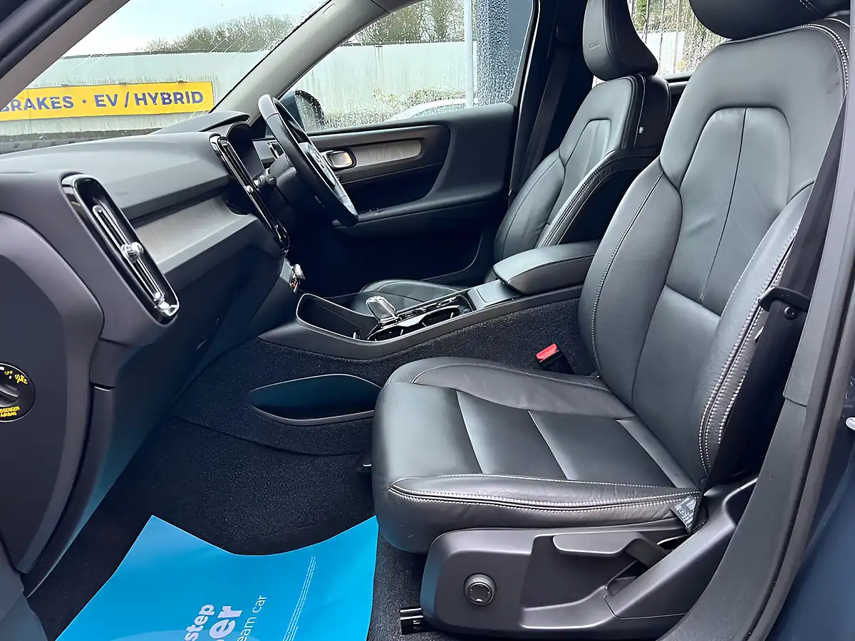 Used 2019 Volvo XC40 Inscription Denim Blue - Interior and Exterior details 17