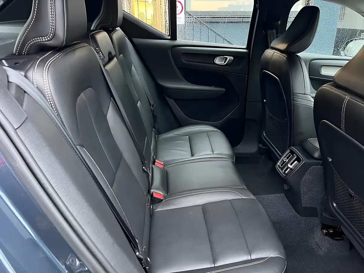 Used 2019 Volvo XC40 Inscription Denim Blue - Interior and Exterior details 18