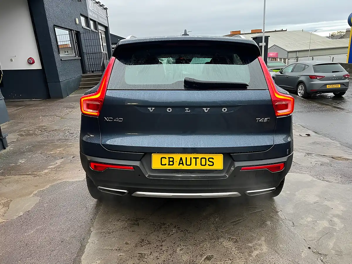 Used 2019 Volvo XC40 Inscription Denim Blue - Interior and Exterior details 5