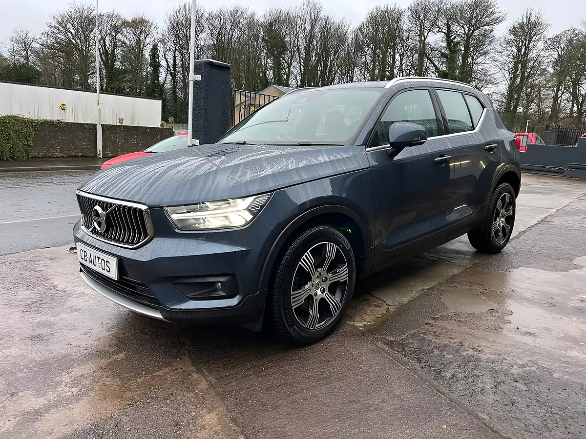 Used 2019 Volvo XC40 Inscription Denim Blue - Interior and Exterior details 8