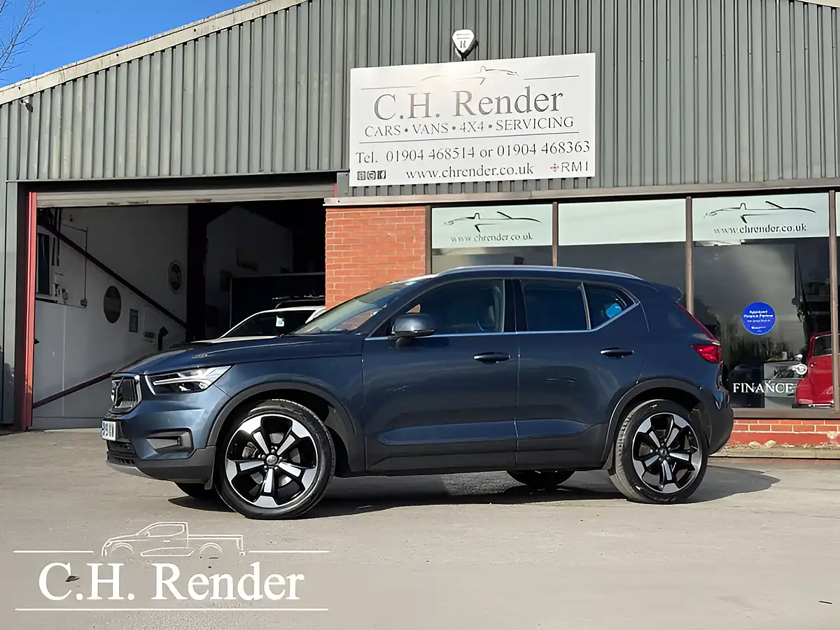 Used 2019 Volvo XC40 Inscription Denim Blue - Front View
