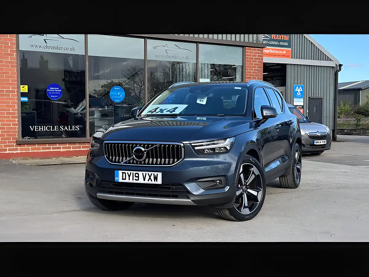 Used 2019 Volvo XC40 Inscription Denim Blue - Interior and Exterior details 12