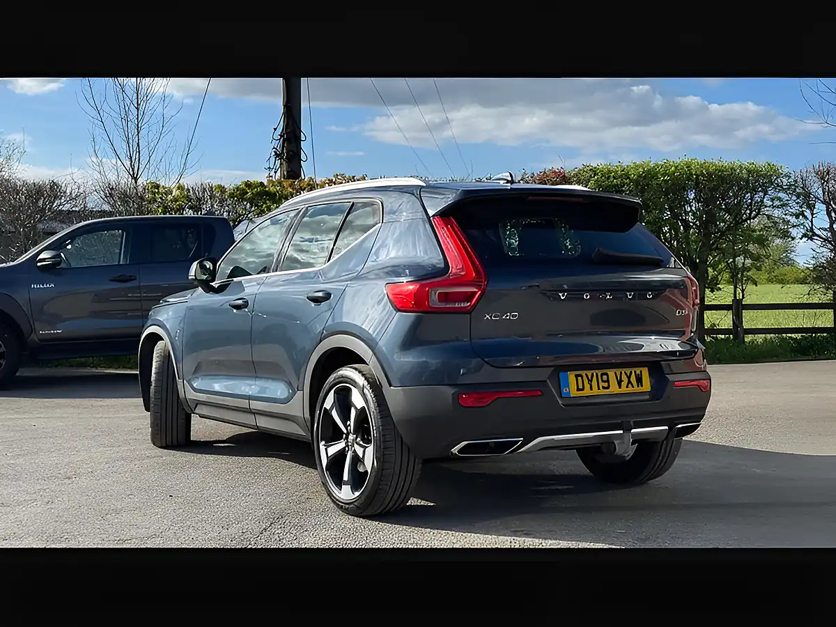 Used 2019 Volvo XC40 Inscription Denim Blue - Interior and Exterior details 13