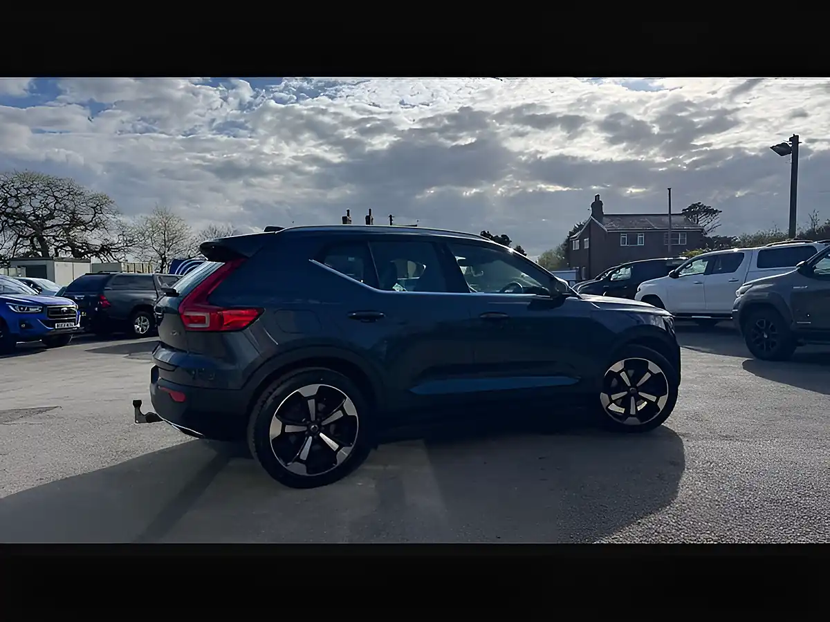 Used 2019 Volvo XC40 Inscription Denim Blue - Interior and Exterior details 19