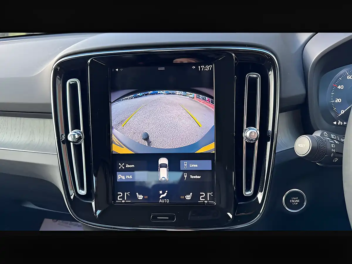 Used 2019 Volvo XC40 Inscription Denim Blue - Interior and Exterior details 3
