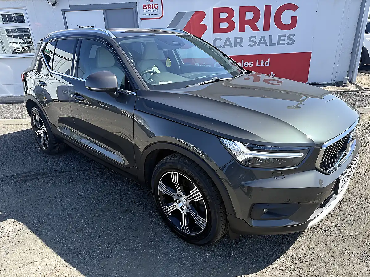 Used 2019 Volvo XC40 Inscription Pine Grey - Front View