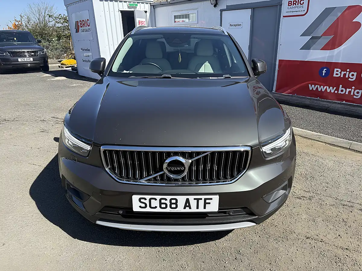 Used 2019 Volvo XC40 Inscription Pine Grey - Interior and Exterior details 10