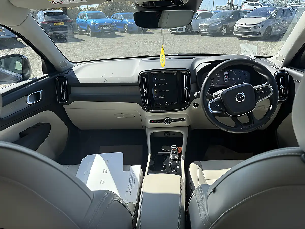 Used 2019 Volvo XC40 Inscription Pine Grey - Interior and Exterior details 14