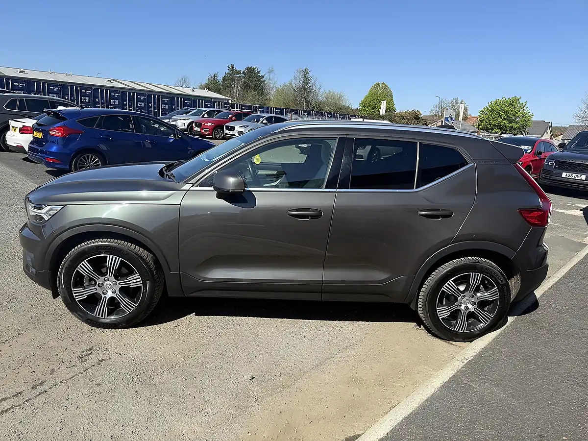 Used 2019 Volvo XC40 Inscription Pine Grey - Interior and Exterior details 5
