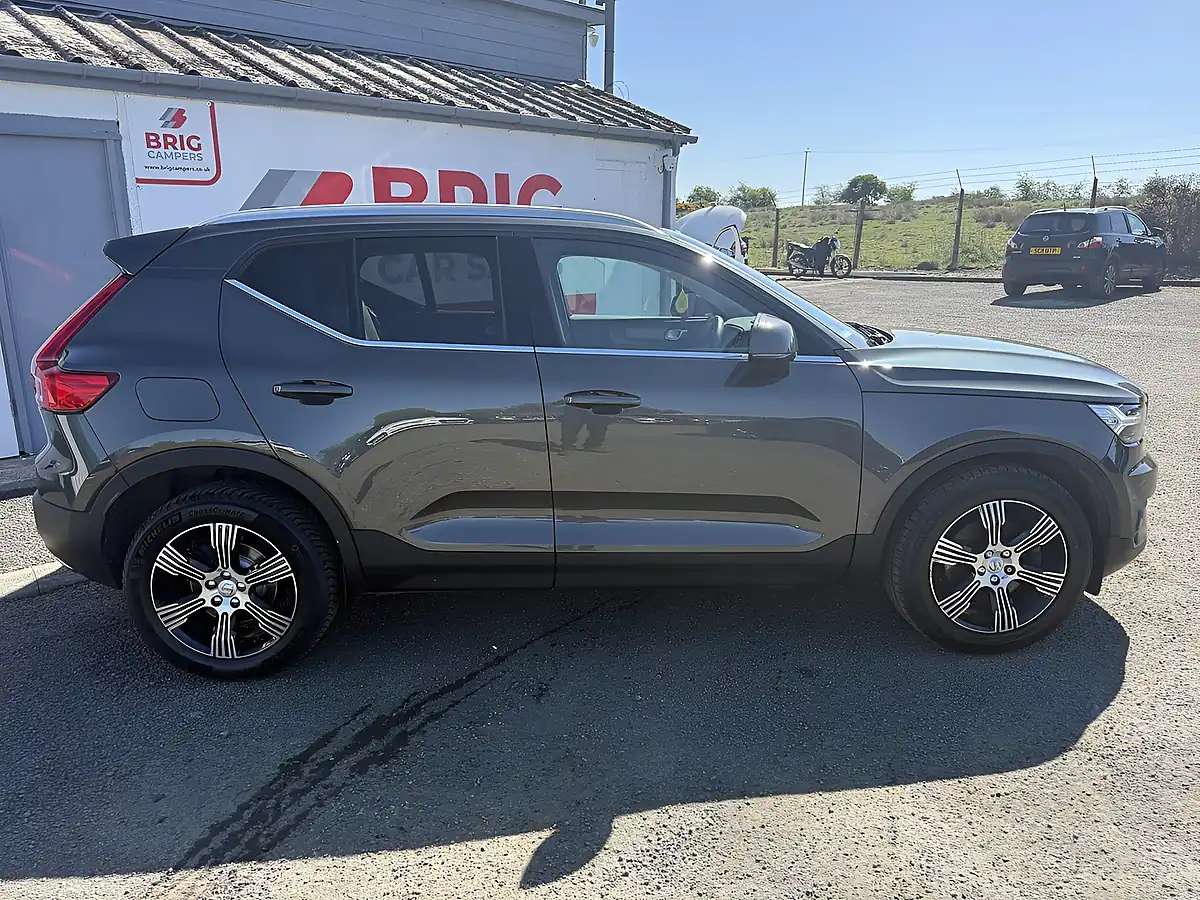 Used 2019 Volvo XC40 Inscription Pine Grey - Interior and Exterior details 8