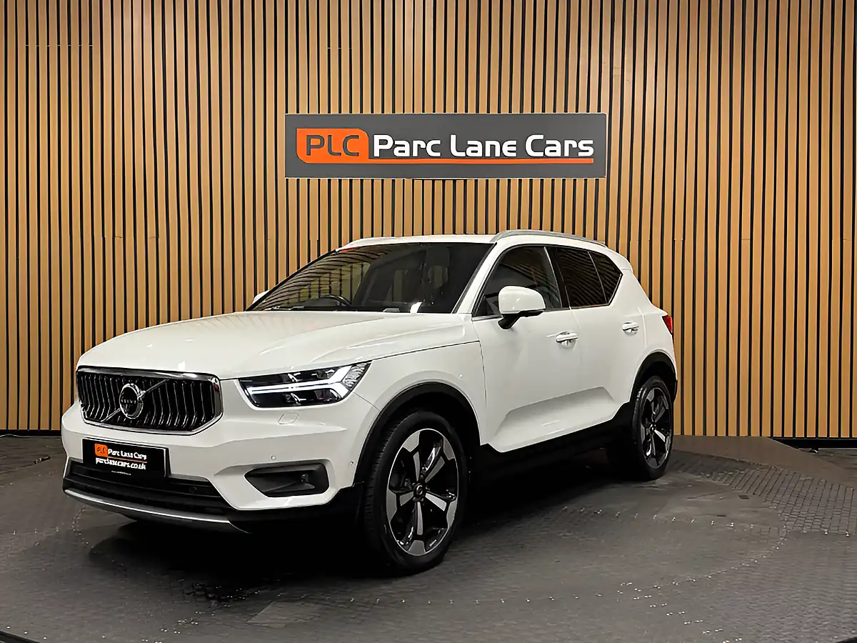Used 2019 Volvo XC40 Inscription Pro Crystal White - Interior and Exterior details 8