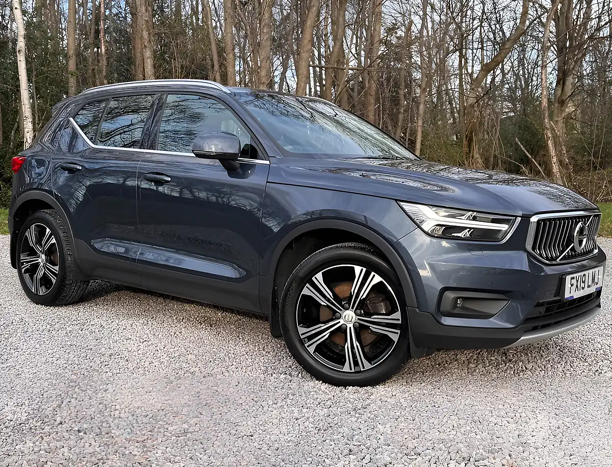 Used 2019 Volvo XC40 Inscription Pro Denim Blue - Front View