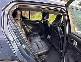 Used 2019 Volvo XC40 Inscription Pro Denim Blue - Interior and Exterior details 16