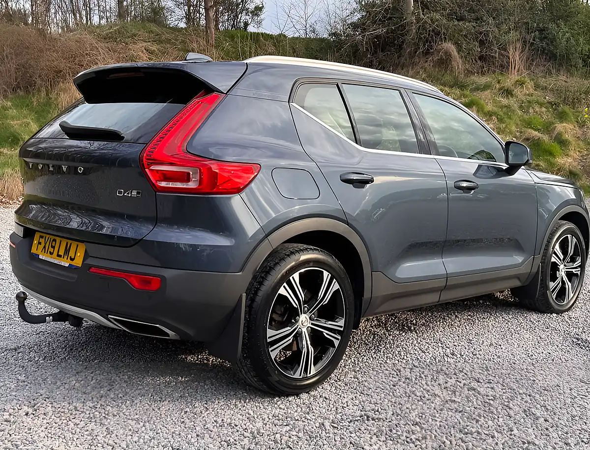 Used 2019 Volvo XC40 Inscription Pro Denim Blue - Interior and Exterior details 3
