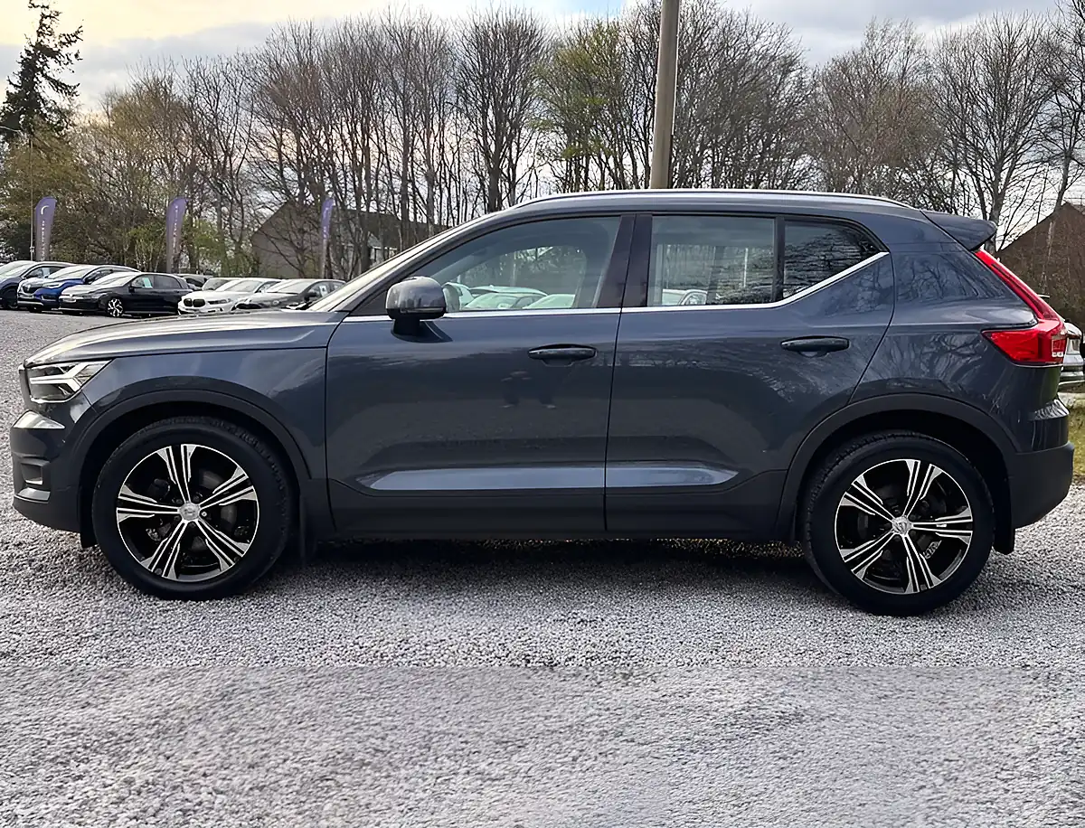Used 2019 Volvo XC40 Inscription Pro Denim Blue - Interior and Exterior details 6