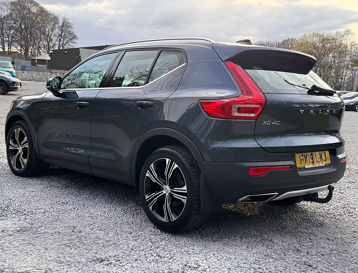 Used 2019 Volvo XC40 Inscription Pro Denim Blue - Interior and Exterior details 7