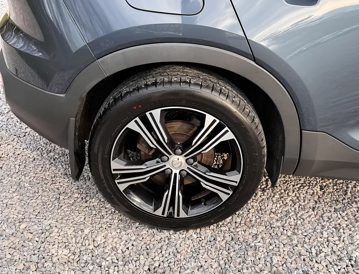 Used 2019 Volvo XC40 Inscription Pro Denim Blue - Interior and Exterior details 8