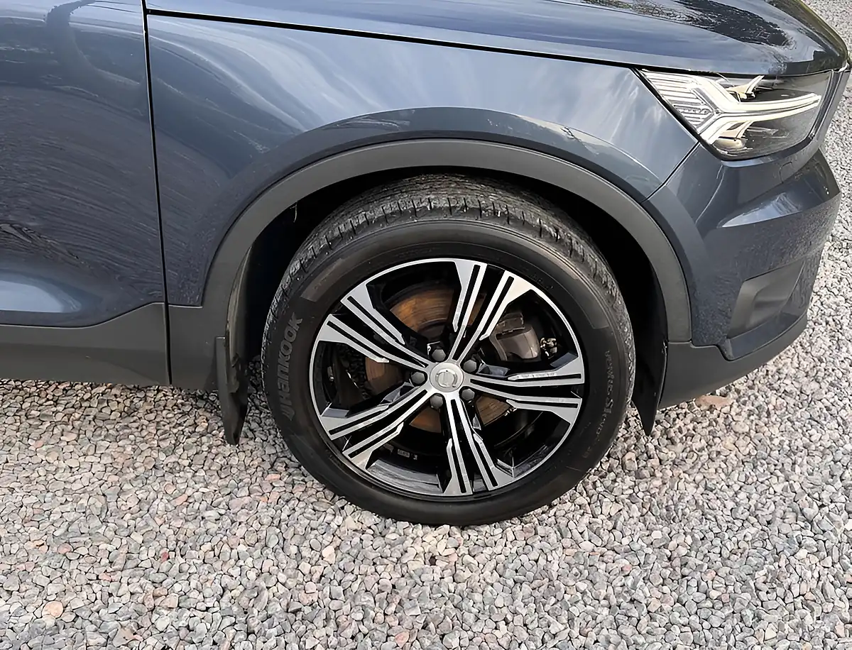 Used 2019 Volvo XC40 Inscription Pro Denim Blue - Interior and Exterior details 9