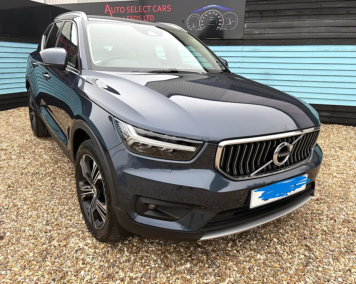 Used 2019 Volvo XC40 Inscription Pro Denim Blue - Front View
