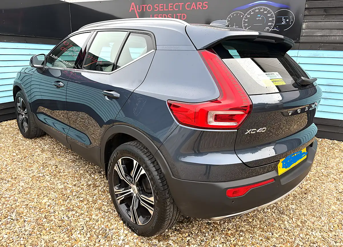 Used 2019 Volvo XC40 Inscription Pro Denim Blue - Interior and Exterior details 4