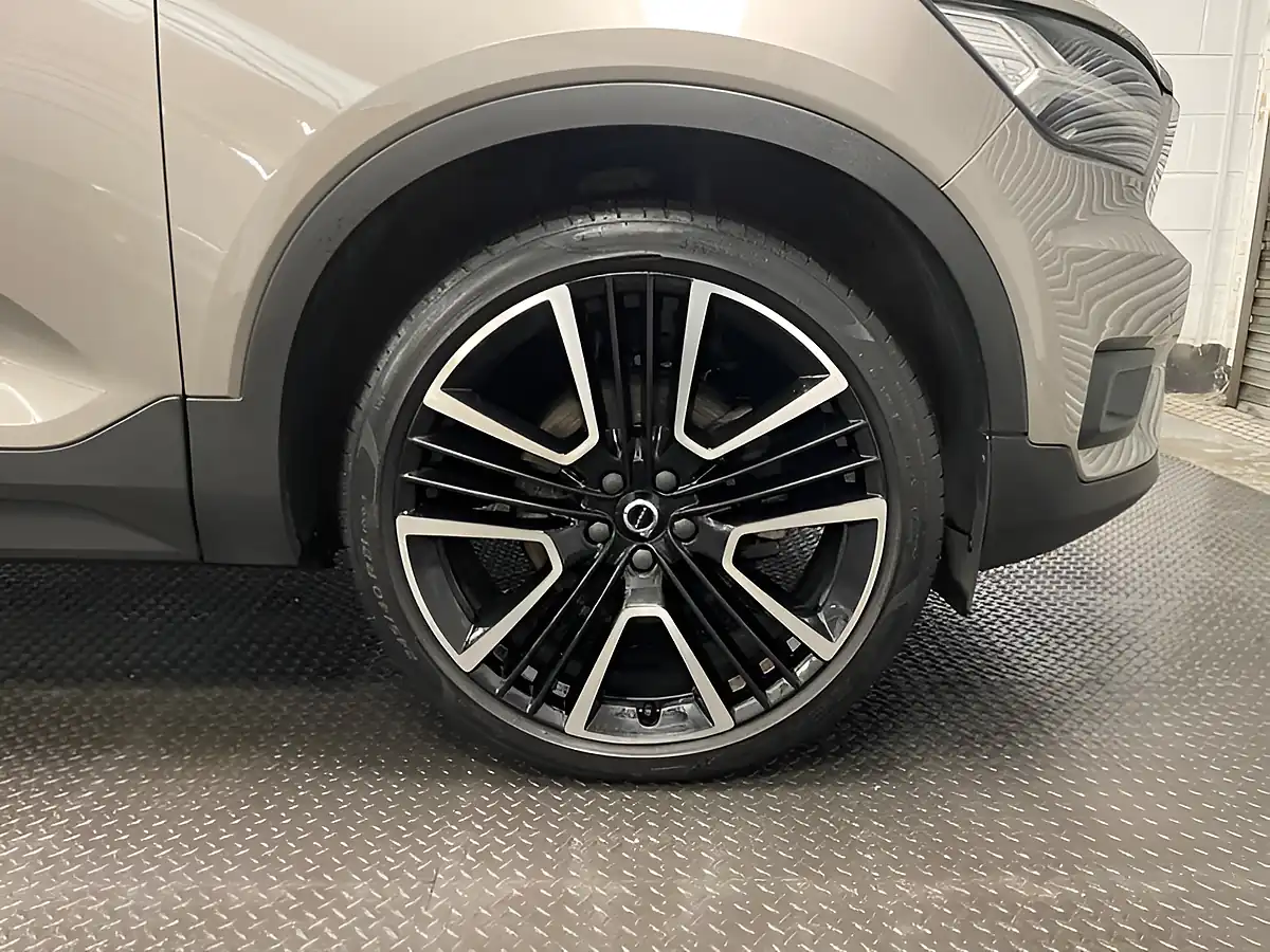 Used 2019 Volvo XC40 Inscription Pro Grey - Interior and Exterior details 15
