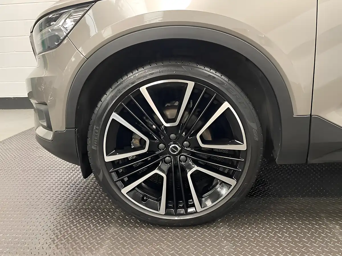 Used 2019 Volvo XC40 Inscription Pro Grey - Interior and Exterior details 6