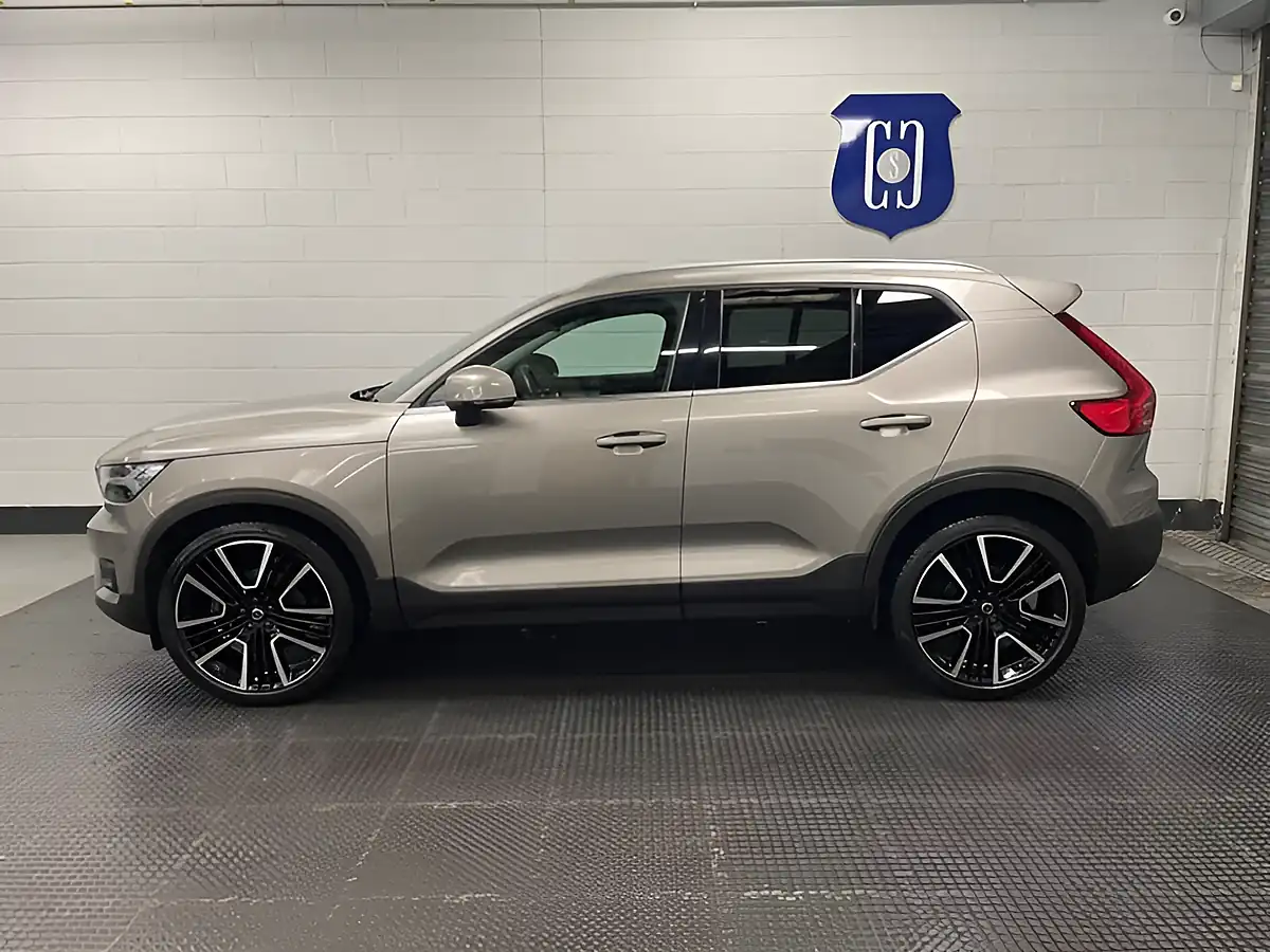 Used 2019 Volvo XC40 Inscription Pro Grey - Interior and Exterior details 8
