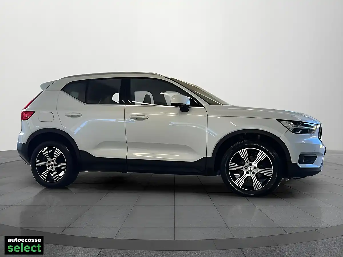 Used 2019 Volvo XC40 Inscription White - Interior and Exterior details 4