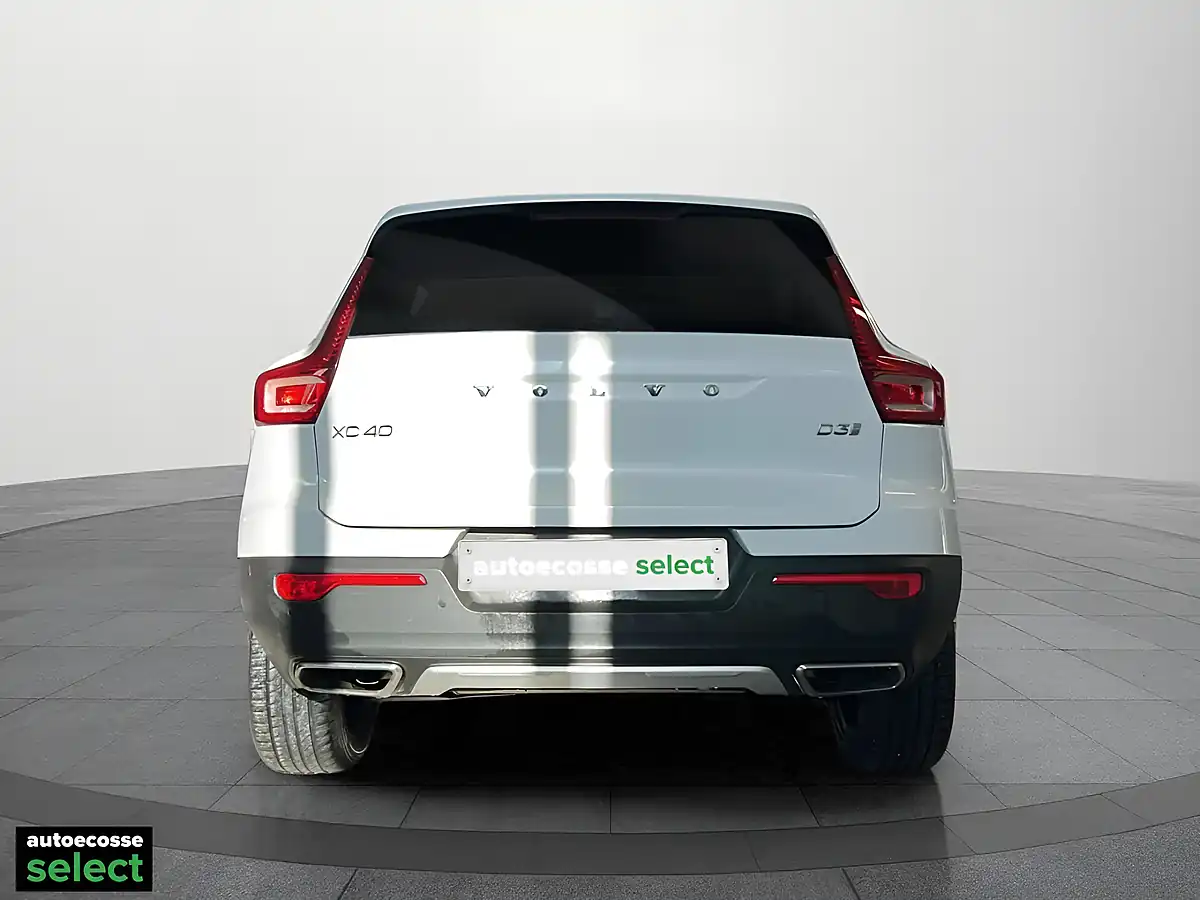 Used 2019 Volvo XC40 Inscription White - Interior and Exterior details 7